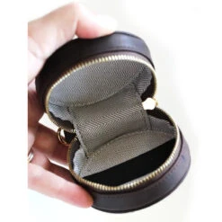 Oakbark & Chrome Stirrup Accessory Keeper -Equestrian Clothing Store AK HAV 001 oakbarkandchrome.havana5