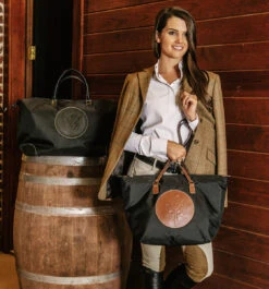 Tucker Tweed Equestrian Tryon Travel Overnight Bag 30 Tucker Tweed Equestrian Tryon Travel Overnight Bag -Equestrian Clothing Store tucker tweed the tryon travel overnight foxhunting leather handbag model foxx